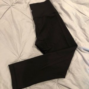 Lululemon wunder under black crop